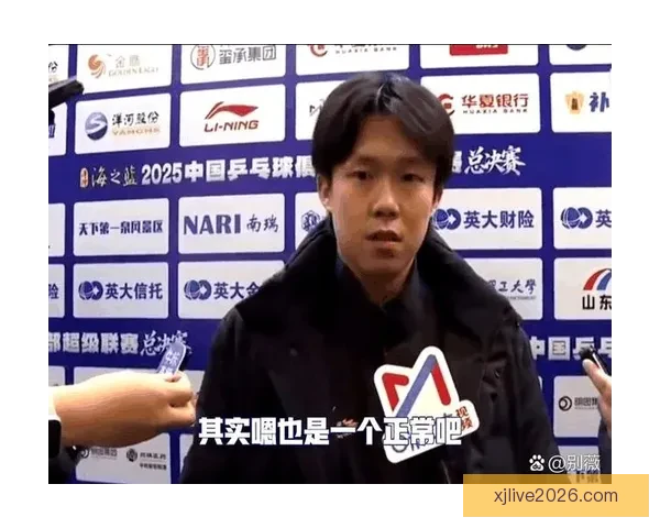 王楚钦接受采访时突然双手撑地拼尽全力感动无数球迷